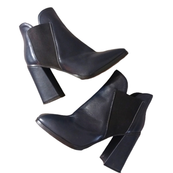 Cole Haan Blue Leather Meryl Ankle Boots Booties Flared Block Heels size 6.5 - Picture 1 of 10